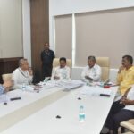 मराठा-आरक्षण-संदर्भात-मंत्रिमंडळ-उपसमिती-बैठक-12019303468922594592.jpg