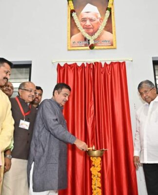 संपन्न भारतासाठी शिक्षणात भविष्यातील तंत्रज्ञानाचा समावेश गरजेचा-नितीन गडकरी
