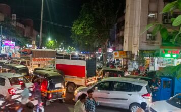 ससाने नगर मधील मुख्य चौकातील वाहतूक कोंडी सोडवण्यासाठी सिग्नल व्यवस्था सुरू करावी