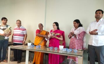सुसरोड बाणेर येथील कचरा प्रकल्प हटवण्यासंदर्भात माजी आमदार मेधा कुलकर्णी यांच्या उपस्थितीत बैठक