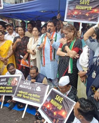 शहर काँग्रेसच्या वतीने मणिपूर घटनेच्या निषेधार्थ भरपावसात तीव्र आंदोलन