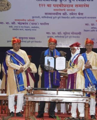 राज्यपाल रमेश बैस यांच्या हस्ते पदवीदान समारंभात विद्यार्थ्यांना पदवी प्रमाणपत्र प्रदान