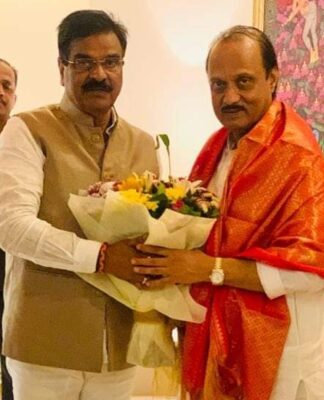 विजय शिवतारे यांनी उपमुख्यमंत्री अजित पवार यांची भेट घेत शुभेच्छा दिल्या पुण्यातील राजकीय समीकरणे बदलणार
