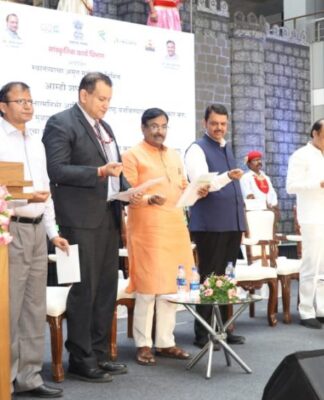 मंत्रालयीन अधिकारी-कर्मचाऱ्यांना मुख्यमंत्री एकनाथ शिंदे यांनी दिली पंचप्रण शपथ