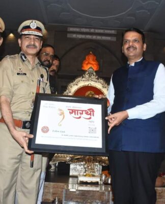 उपमुख्यमंत्री देवेंद्र फडणवीस यांची पुण्यातील मानाच्या गणपतींसह इतर गणेश मंडळांना भेट