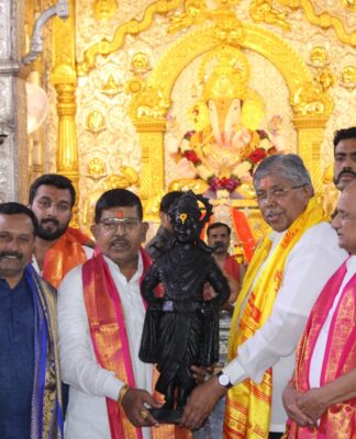 दगडूशेठ मंडळाचा पुढाकार भविष्यात विसर्जन मिरवणुकीला दिशा देणारा ठरेल- पालकमंत्री पाटील