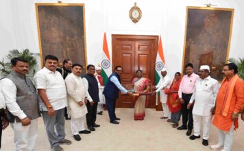 विधानसभा उपाध्यक्ष नरहरी झिरवाळ यांनी घेतली राष्ट्रपती द्रौपदी मुर्मू यांची भेट