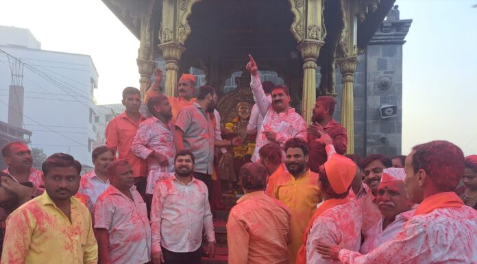 बाणेर छत्रपती शिवाजी महाराज पुतळा येथ मराठा समाजाचा जल्लोष; मनोज जरंगे पाटील यांच्या भगिनी देखील सहभागी