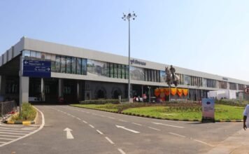 पुणे विमानतळाच्या नवीन एकात्मिक टर्मिनल इमारतीचे प्रधानमंत्री नरेंद्र मोदी यांच्या हस्ते दुरदृष्यप्रणालीद्वारे उद्घाटन