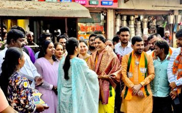 मुरलीधर मोहोळ यांच्या प्रचारात ‘होम मिनिस्टर’ही सक्रिय !मोनिका मोहोळ यांचा पहिल्या दिवसापासूनच सहभाग
