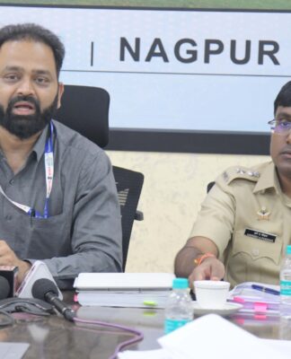लोकसभा निवडणुकीसाठी नागपूर जिल्हा निवडणूक यंत्रणा सज्जरामटेकमध्ये २४०५ तर नागपूरमध्ये २१०५ मतदान केंद्रे