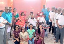 रक्तदान करून नववधू चढली बोहल्यावर.. वसुंधरा अभियान रक्तदान शिबिरात 207 रक्त पिशवी संकलन