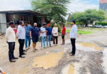 बालेवाडी येथील खड्ड्यांची स्मार्ट सिटी अधिकाऱ्यांसोबत अमोल बलवडकर यांच्याकडून पाहणी