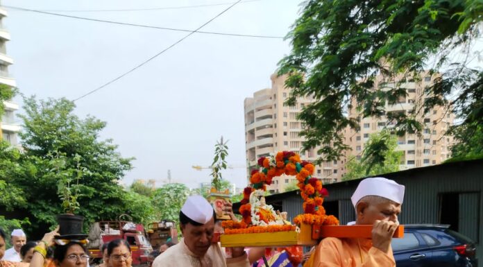 नवचैतन्य हास्य क्लब वाकेश्वर शाखा पाषाण च्यावतीने दिंडीचे आयोजन