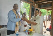 पाषाण येथे नवचैतन्य हास्य परिवाराच्या वतीने गुरुपौर्णिमेनिमित्त मान्यवरांचा सत्कार