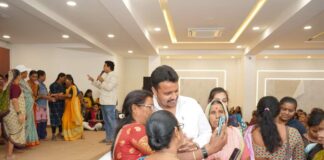 अमोल बालवडकर फाउंडेशनच्या वतीने कोथरूड येथे महिलांचा मेळावा