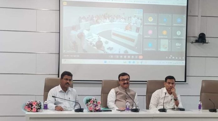 विभागीय आयुक्त डॉ.चंद्रकांत पुलकुंडवार यांच्याकडून विशेष संक्षिप्त पुनरीक्षण कार्यक्रमाचा आढावा