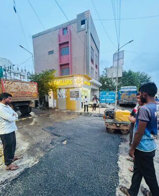 सुस गावठाण अंतर्गत खड्डे बुजवण्याचे काम सुरू माजी उपसरपंच अनिकेत उत्तम चांदेरे यांच्या पाठपुराव्याला यश
