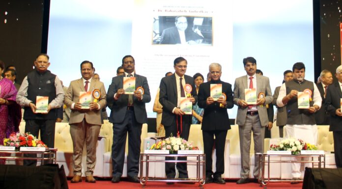 न्यायव्यवस्थेची प्रतिष्ठा जपण्याचे दायित्व न्यायाधीशांसह वकील व सत्ताधाऱ्यांवर – न्यायाधीश अभय ओक यांचे प्रतिपादन; बार कौन्सिल ऑफ महाराष्ट्र अँड गोवा यांच्या वतीने राज्यस्तरीय वकील परिषद