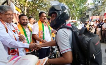 चंद्रकांतदादा पाटील यांचा कमिन्सच्या कर्मचाऱ्यांशी संवादाने प्रचाराचा समारोप