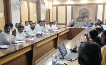 पुणे महानगरपालिकेतील समाविष्ट 34 गावांच्या प्रतिनिधींची आयुक्तांसोबत बैठक; नगरसेवकांनी वाचला समस्यांचा पाढा