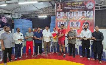 औंध कुस्ती केंद्रातील राज्यस्तरीय खेळाडू व अयोध्या पर्यंत सायकल प्रवास केलेले भालचंद्र रानवडे यांचा सत्कार