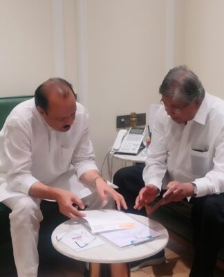 कोथरुडमधील वाहतूक कोंडी सोडवण्यासाठी मंत्री तथा आमदार चंद्रकांतदादा पाटील यांचे उपमुख्यमंत्री तथा पालकमंत्री अजित पवार यांना निवेदन