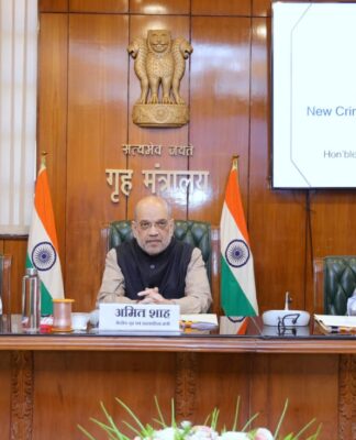 गतिमान आणि प्रगतीशील कायदा- सुव्यवस्था उभी करणार! अमित शहा यांच्यासोबत देवेंद्र फडणवीस यांची बैठक