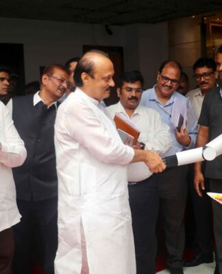 अधिक गतिमान, प्रशासनासाठी ‘टेक वारी’ उपक्रम मार्गदर्शक – उपमुख्यमंत्री अजित पवार‘टेक वारी : महाराष्ट्र टेक लर्निंग वीक’चे उद्घाटन