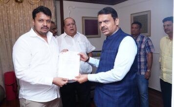 म्हाळुंगे टीपी स्कीम लवकरात लवकर मान्यता घेऊन विकास कामांना गती मिळणे बाबत अमोल बालवडकर यांनी मुख्यमंत्री यांची भेट घेत निवेदन दिले