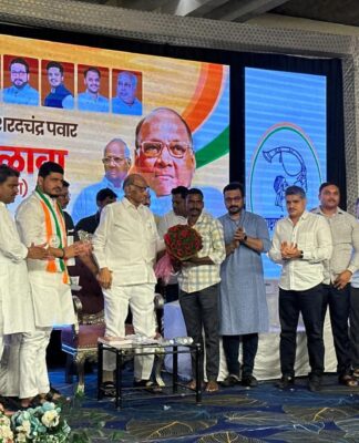 सत्तेसाठी “भाजपबरोबर जाऊन बसायचं” ही भूमिका कोणी मांडत असेल, तर हा विचार काँग्रेसचा विचार नाही. त्यामुळे कुणाशीही संबंध ठेवा. पण भाजपशी संबंध हा काँग्रेसच्या विचारात असू शकत नाही. -शरद पवार