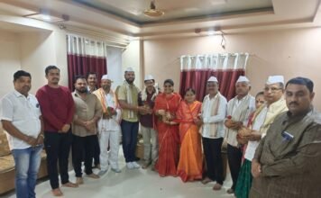 धायरी येथे साधेपणाने लग्न सोहळे करणाऱ्यावधुवर माता पित्यांचा सत्कार