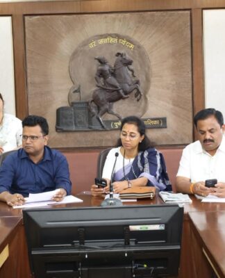धायरी डिपी रोड, कात्रज पूल, ट्रॅफिक, आदी प्रश्नांसंदर्भात खासदार सुप्रिया सुळे यांची पुणे मनपा आयुक्तांसोबत बैठक
