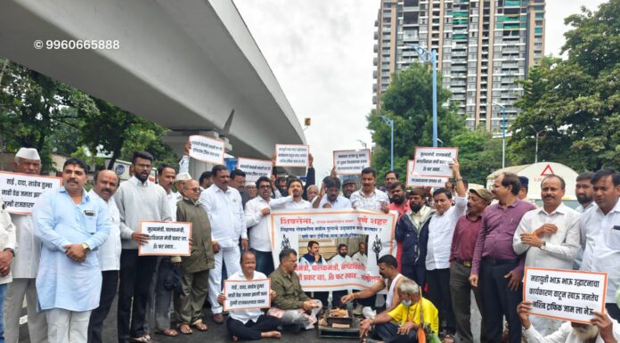 सिंहगड रोड उड्डाणपूल सुरू करण्यासाठी शिवसेना उद्धव बाळासाहेब ठाकरे पक्षाचे “ॐ फट स्वाहा आंदोलन”