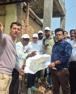 महापालिका आयुक्त नवल किशोर राम यांनी पथ विभागातीलअधिकाऱ्यांबरोबर बालभारती पौड रोड ची पाहणी