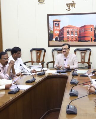 विभागीय आयुक्त डॉ.चंद्रकांत पुलकुंडवार यांच्या अध्यक्षतेखाली राजकीय पक्ष प्रमुखांची बैठक संपन्न