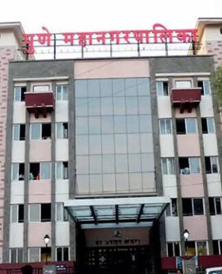 खड्ड्यांबाबत प्रशासन, भाजप दुटप्पी -सुनील माने माने यांची टीका