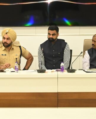 कोरेगाव भिमा येथे होणाऱ्या विजयस्तंभ अभिवादन दिन आयोजनाचा जिल्हाधिकारी जितेंद्र डुडी यांनी घेतला आढावा