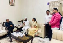 नागपूर येथे आमदार शंकर मांडेकर यांच्या नेतृत्वात राष्ट्रवादी काँग्रेस पार्टीच्या महिला कार्याध्यक्ष पुनम विधाते यांनी घेतली पालकमंत्री अजित पवार यांची भेट