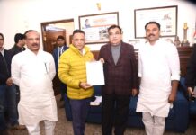 खडकी स्टेशनवरून सेतुबंधन योजनेतून उड्डाणपूल नितीन गडकरी यांचा सुनील माने यांची मागणीला प्रतिसाद