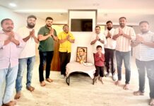 भारतरत्न डॉ. बाबासाहेब आंबेडकर यांचा महापरीनिर्वाण दिनानिमित्त विशाल गांधिले यांच्या कार्यालयात अभिवादन