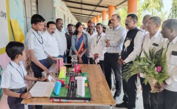 माहूरला पुरंदर तालुका ५३ वे बालवैज्ञानिक प्रदर्शन सुरू; पुरंदर तालुक्याच्या शैक्षणिक गुणवत्तेचा गौरव; शिक्षणाधिकारी डॉ. कारेकर यांनी केले कौतुक.