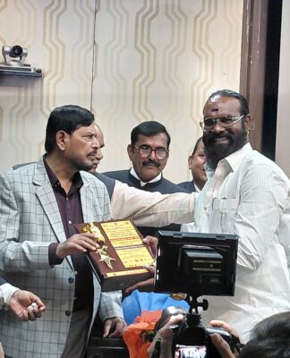 समाजसेवेतील तेजोमय वाटचाल: मंगेश सोनवणे यांना ‘डॉ. बाबासाहेब आंबेडकर भारत भूषण राष्ट्रीय पुरस्कार’ प्रदान