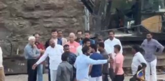 राष्ट्रवादी शरद पवार पक्षाच्या बाणेर येथील युवा नेते जयेश मुरकुटे याला माजी नगरसेवक बाबुराव चांदेरे यांच्याकडून धक्काबुक्की व जीवे मारण्याची धमकी; बाणेर पोलीस स्टेशन मध्ये तक्रार दाखल