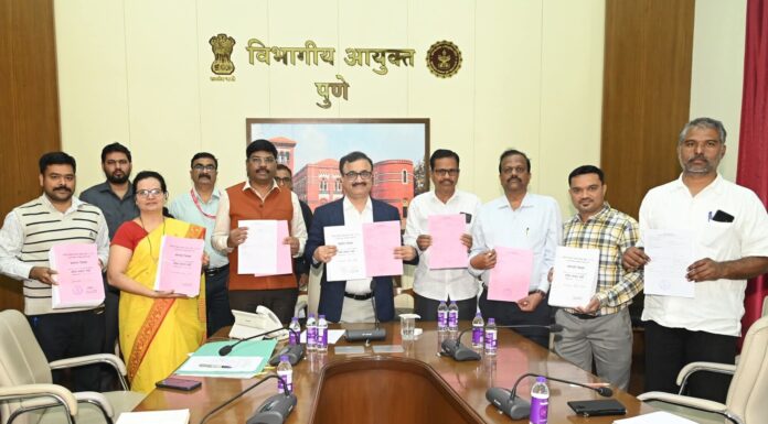 पदवीधर आणि शिक्षक मतदारसंघांच्या अंतिम मतदार याद्या प्रसिद्धतीन लाख ११ हजार पदवीधरांची व ५२ हजार शिक्षकांची नावनोंदणी