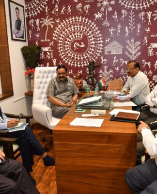 मुंबई व पुणे विद्यापीठांमध्ये आदिवासी विद्यार्थ्यांसाठी वसतिगृह उभारण्याबाबत बैठक