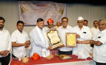 ज्ञानेश्वर तापकीर यांना राजमाता अहिल्यादेवी शिक्षण संस्थेच्या वतीने ” यशवंतराव चव्हाण सहकार महर्षी पुरस्कार” प्रदान