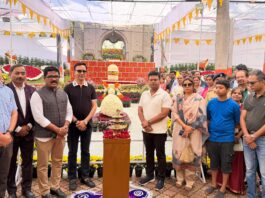 पुणे शहरात साकारणार संविधान उद्यान उपमहापौर परशुराम वाडेकरांच्या संकल्पनेला आयुक्तांचा सकारात्मक प्रतिसाद