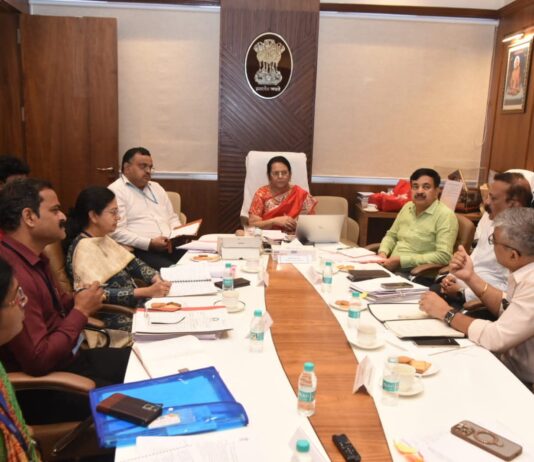 उपसभापती डॉ. नीलम गोऱ्हे यांच्या अध्यक्षतेखाली विधानभवनात महिला सुरक्षिततेवर उच्चस्तरीय बैठक