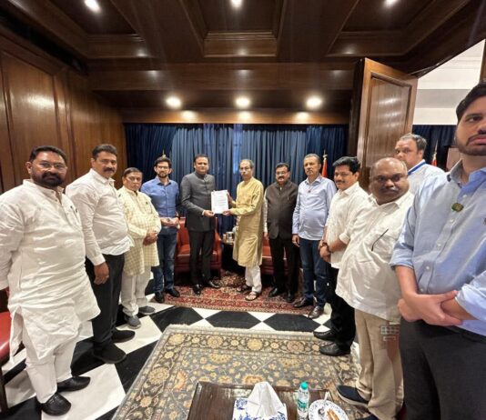 विरोधी पक्षनेत्याच्या नियुक्तीसाठी उद्धव ठाकरे यांची विधानसभा अध्यक्ष राहुल नार्वेकर यांच्याशी भेट